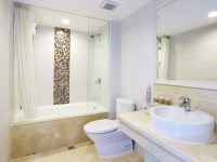 gallery-elite-triple-bathroom1