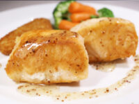 Pan-fried Halibut with Garlic Sauce