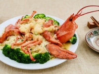 上湯龍蝦(伊麵底)Baked Lobster with Cheese and E-fu Noodles