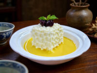 楊枝甘露蜂巢慕斯Sweetened Grapefruit, Mango, Sago Cream and Honeycomb Mousse