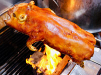 金陵片皮乳豬Roasted Suckling Pig